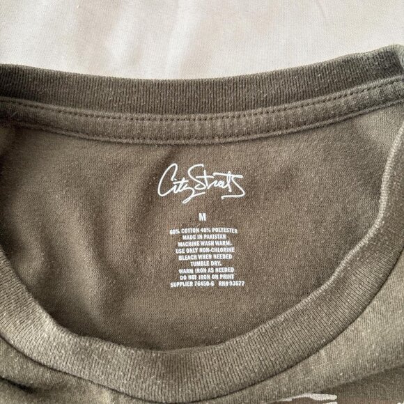 Khaki and green camo flag tee. Women's size M.  City Streets tag. - Picture 4 of 6